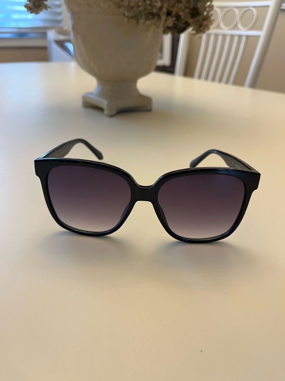 Quay Australia Wide Awake Black Sunglasses with Purple Gradient Lenses - Picture 6 of 6